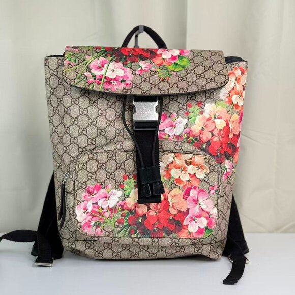 Gucci GG Logo Supreme Flore Backpack with Floral Design and Black Straps - Picture 1 of 11
